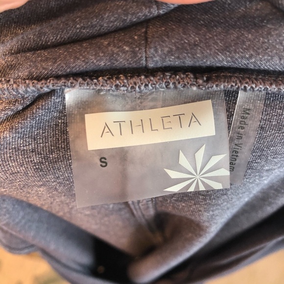 Athleta Grey V- Neck Workout Top Size Small - Picture 11 of 12